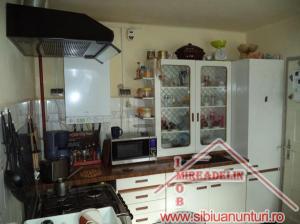 INCHIRIEZ APARTAMENT 2 CAMERE,   PIATA CLUJ
