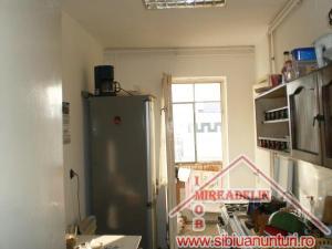 VAND APARTAMENT 3 CAMERE,   B-dul MIHAI VITEAZU