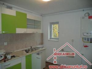 INCHIRIEZ APARTAMENT 4 CAMERE,   ZONA ALBA IULIA