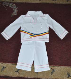 inchiriez costume populare pentru copii.