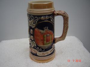 Halba ceramica in relief pictata (lucrata manual)