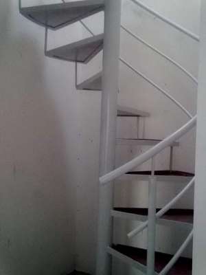 confectioanam scari metalice