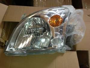 vand faruri pt toyota land cruiser j 120 an 2007