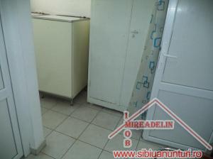 INCHIRIEZ SPATIU COMERCIAL,    40 mp,    PIATA CLUJ