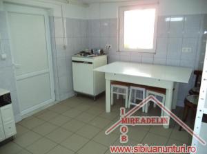 INCHIRIEZ SPATIU COMERCIAL,    40 mp,    PIATA CLUJ