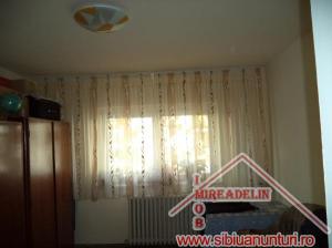 VAND APARTAMENT 3 CAMERE,   ZONA STRAND