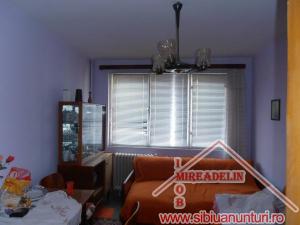 VAND APARTAMENT 3 CAMERE,    Al. Fr. Buzesti