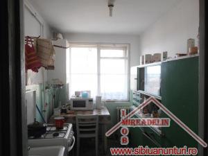 VAND APARTAMENT 3 CAMERE,    Al. Fr. Buzesti