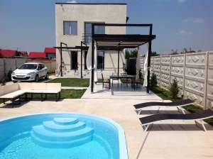 Vand vila cu piscina 6km de Piata Unirii