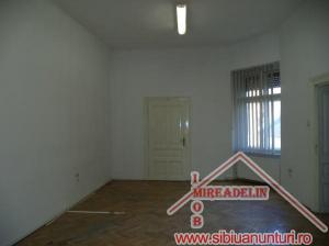 INCHIRIEZ SPATIU BIROURI,   90 MP,   CENTRAL