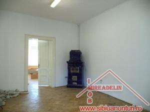 INCHIRIEZ SPATIU BIROURI,   90 MP,   CENTRAL