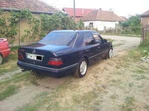 Mercedes W124 E200