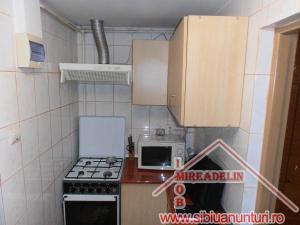 VAND GARSONIERA ZONA COMPA