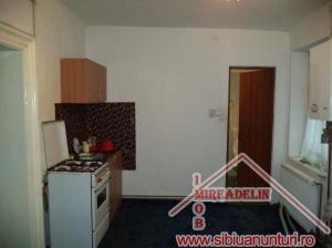 APARTAMENT DE VANZARE� 2 CAMERE NEDECOMANDATE