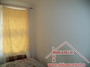 APARTAMENT DE VANZARE� 2 CAMERE NEDECOMANDATE
