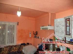 VAND APARTAMENT 3 CAMERE LA CASA,   ZONA GUSTERITA