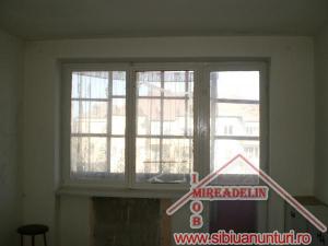 VAND APARTAMENT 2 CAMERE,  ZONA TEREZIAN