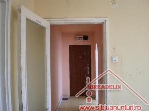 VAND APARTAMENT 2 CAMERE,  ZONA TEREZIAN