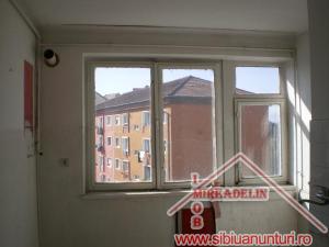 VAND APARTAMENT 2 CAMERE,  ZONA TEREZIAN