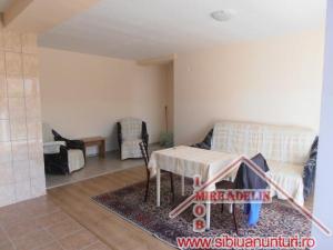 INCHIRIEZ APARTAMENT 2 CAMERE,   ZONA CARTIERUL ENGLEZESC