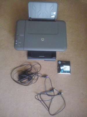 Multifunctionala HP Deskjet 1050 Color + Cartus!