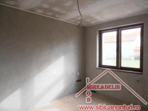VAND CASA,   6 CAMERE,   IN SELIMBAR