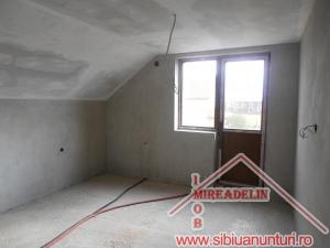 VAND CASA,   6 CAMERE,   IN SELIMBAR