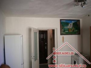 VAND GARSONIERA ZONA COMPA 21mp