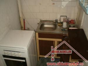 VAND GARSONIERA ZONA COMPA 21mp