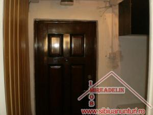 VAND GARSONIERA ZONA COMPA 21mp