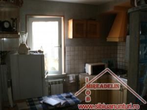 VAND GARSONIERA IN ZONA  RAHOVA 34mp