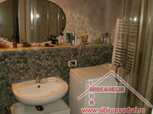 VAND GARSONIERA IN ZONA  RAHOVA 34mp