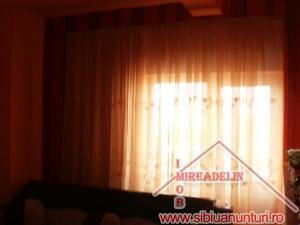 VAND MANSARDA 2 CAMERE  STRADA SEMAFORULUI 70 mp