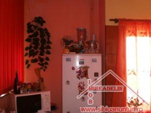 VAND MANSARDA 2 CAMERE  STRADA SEMAFORULUI 70 mp