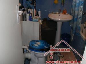 VAND MANSARDA 2 CAMERE  STRADA SEMAFORULUI 70 mp