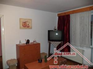 INCHIRIEZ APARTAMENT 2 CAMERE,   57 mp,   TEREZIAN