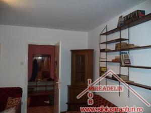 INCHIRIEZ APARTAMENT 2 CAMERE,   57 mp,   TEREZIAN
