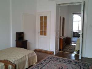 Inchiriez apartament 7 camere in vila (parter+demisol) ultracentral Bulevardul Independentei