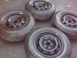 Jante Tabla Vw Golf Iv 14 Inch Anvelope Iarna 175 80 14 Aproape Noi Dot 0112