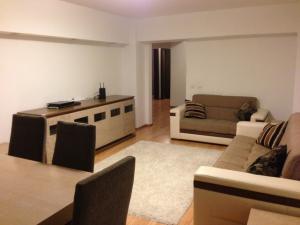 Apartament 3 camere Zepter