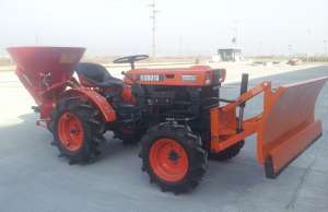 Tractor deszapezire pt. curti si platforme comerciale sau industriale