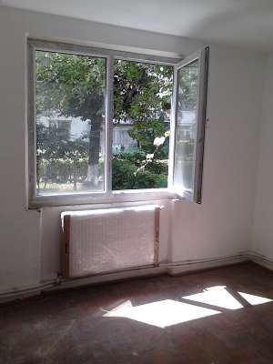 Vand apartament 3 camere decomandat