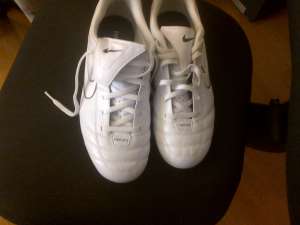 ghete de fotbal Nike Tiempo