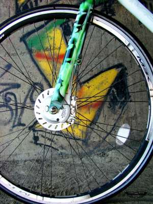 Bicicleta MBK-> 7 VITEZE IN BUTUC- roti 28�(city/trekking); VOPSEA UNICAT!