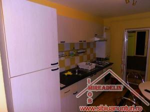 INCHIRIEZ  APARTAMENT 3 CAMERE ,  STRAND 64mp