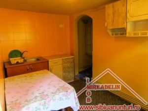 INCHIRIEZ CASA 3 CAMERE,   Calea Poplacii