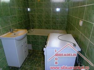 INCHIRIEZ CASA 3 CAMERE,   Calea Poplacii