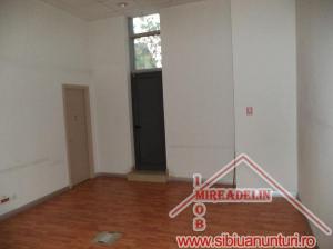INCHIRIEZ CLADIRE SPATII BIROURI,   225 MP,   CENTRAL