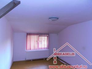 INCHIRIEZ  APARTAMENT 2 CAMERE ,  B-DUL VICTORIEI