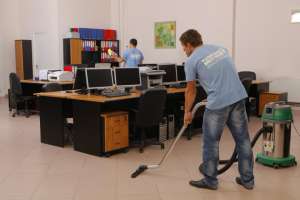 servicii de curatenie si intretinere piontani services